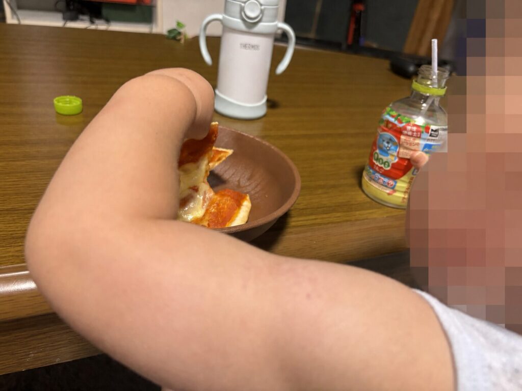 マルゲリータを半分ほど残したmogumoの器。食べムラのある日はこうして残すこともある。